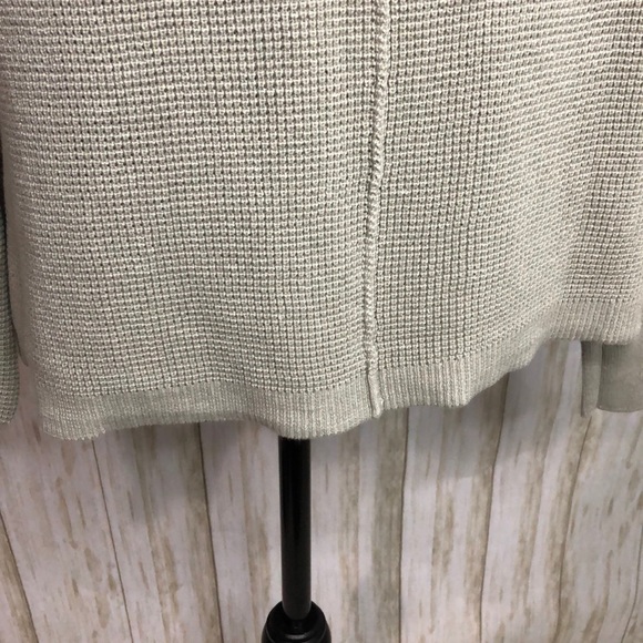 Hippie Rose color sage size medium sweater - Picture 9 of 12